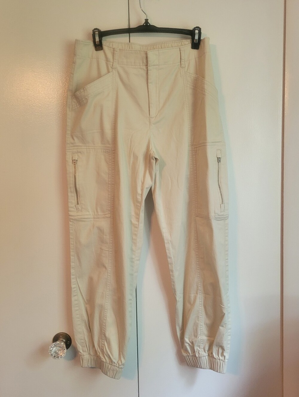GAP Downtown Jogger Women's Beige Cargo Jogger Pants